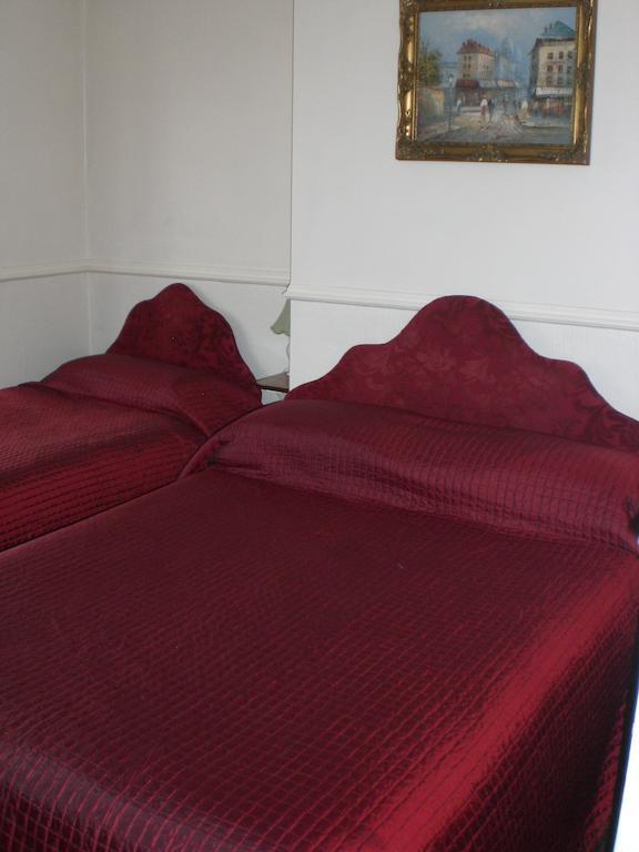 Melville Lodge Gatwick Χόρλι Δωμάτιο φωτογραφία
